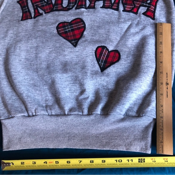 Vintage 80’s Embroidered Indiana Sweatshirt Gray Ruffled Collar & Sleeves Medium - Picture 9 of 12